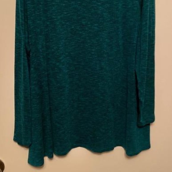 Ava Viv Light Weight Green Winter top, size 3X - Picture 8 of 8
